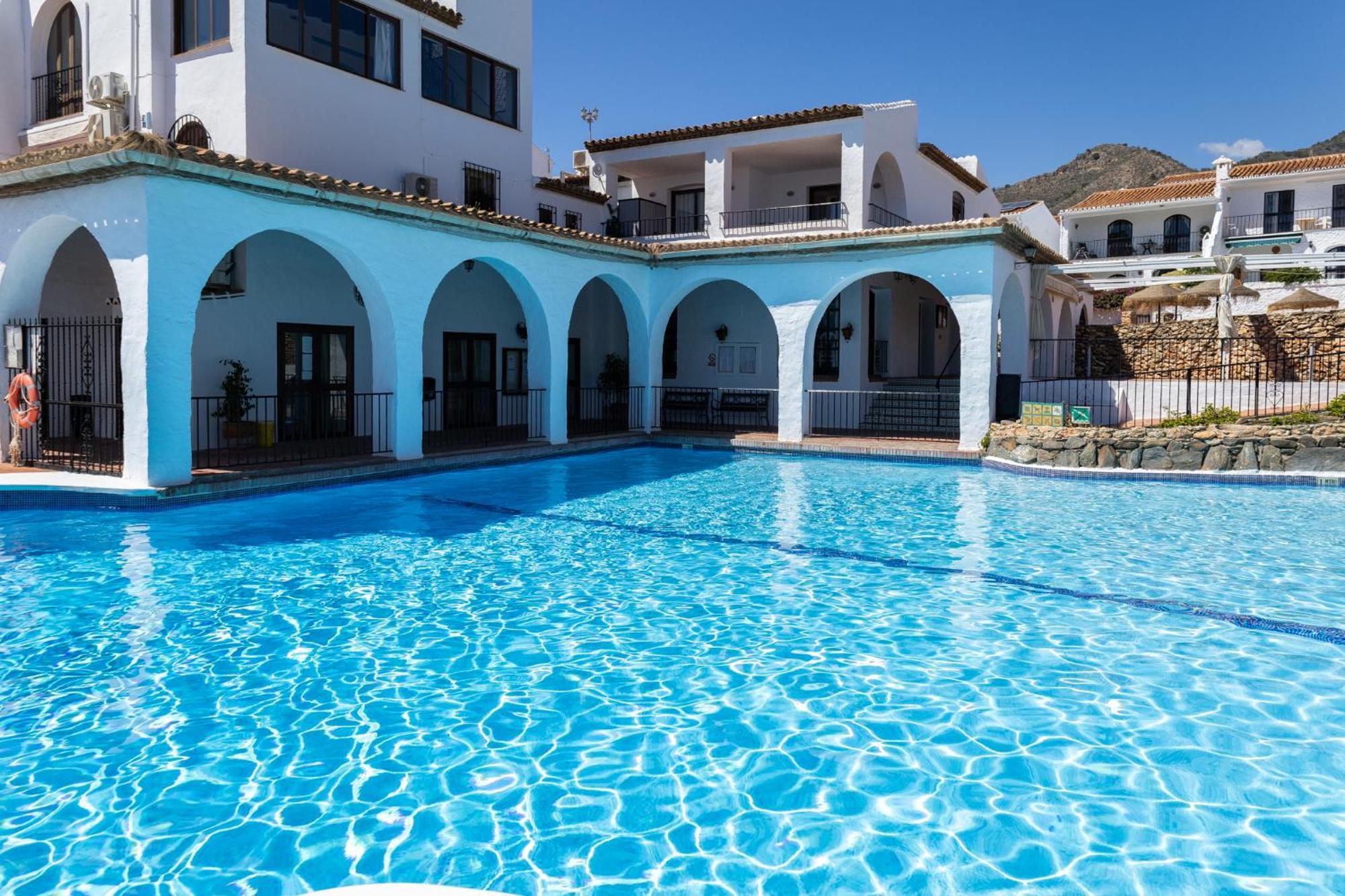 Capistrano Village B, 1 Bedroom + Free Wi-Fi Nerja Exterior foto
