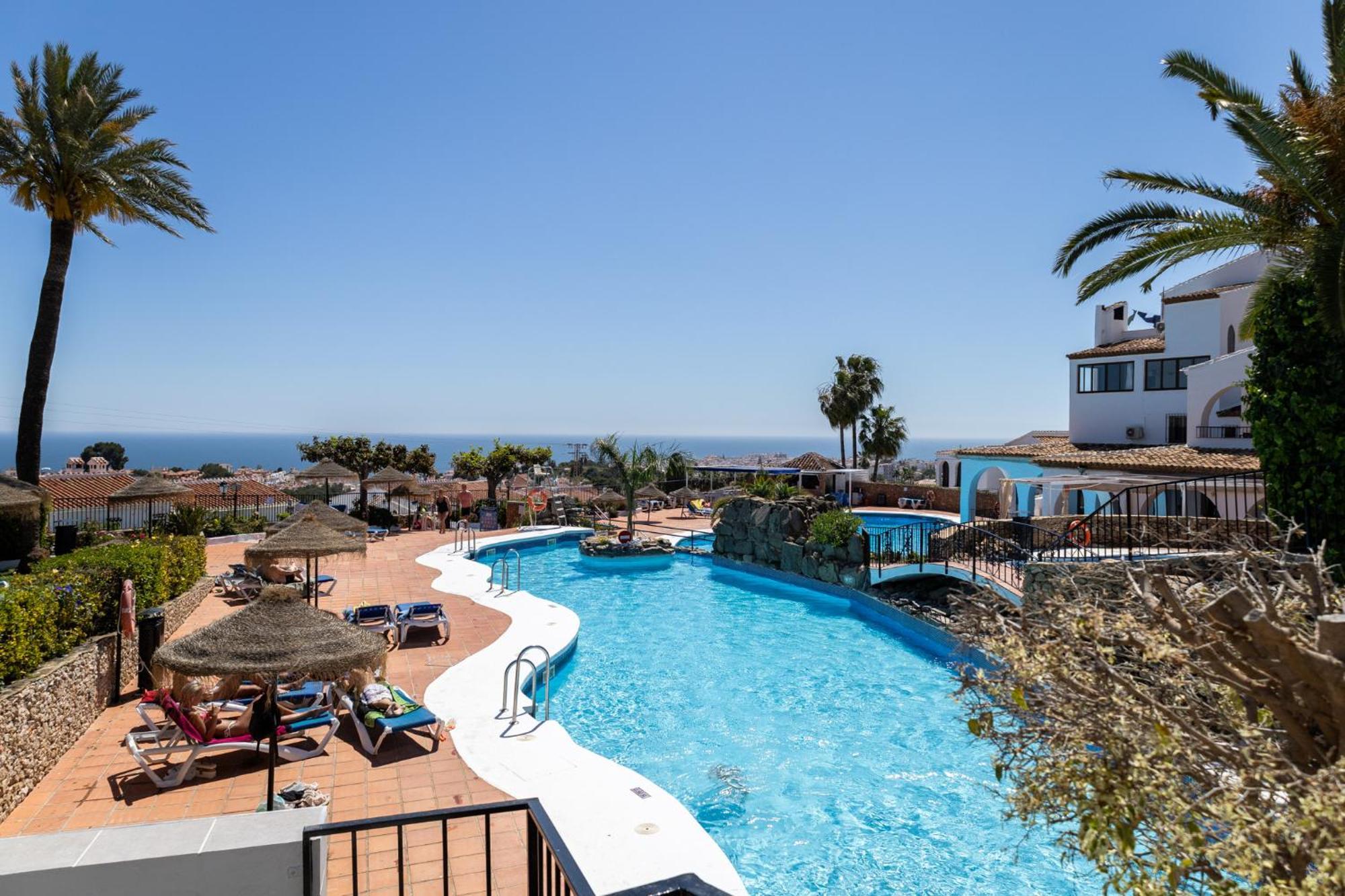 Capistrano Village B, 1 Bedroom + Free Wi-Fi Nerja Exterior foto