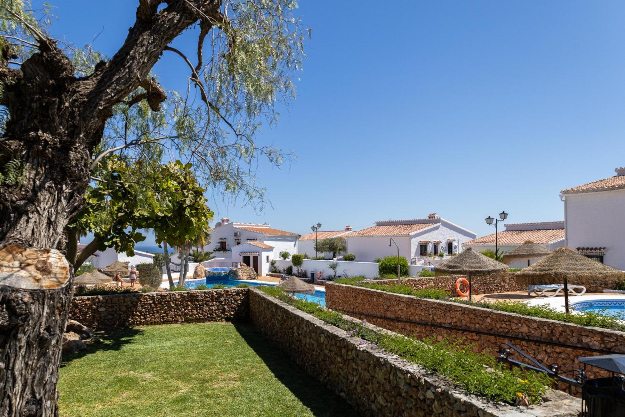Capistrano Village B, 1 Bedroom + Free Wi-Fi Nerja Exterior foto